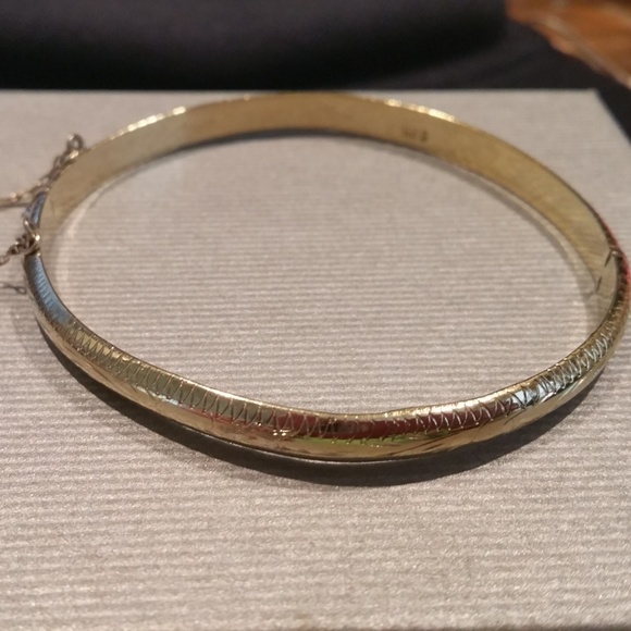 Sterling Bangle washed in Gold - Picture 2 of 8
